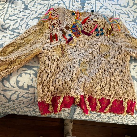 Deleting Vintage sweater - Picture 2 of 3